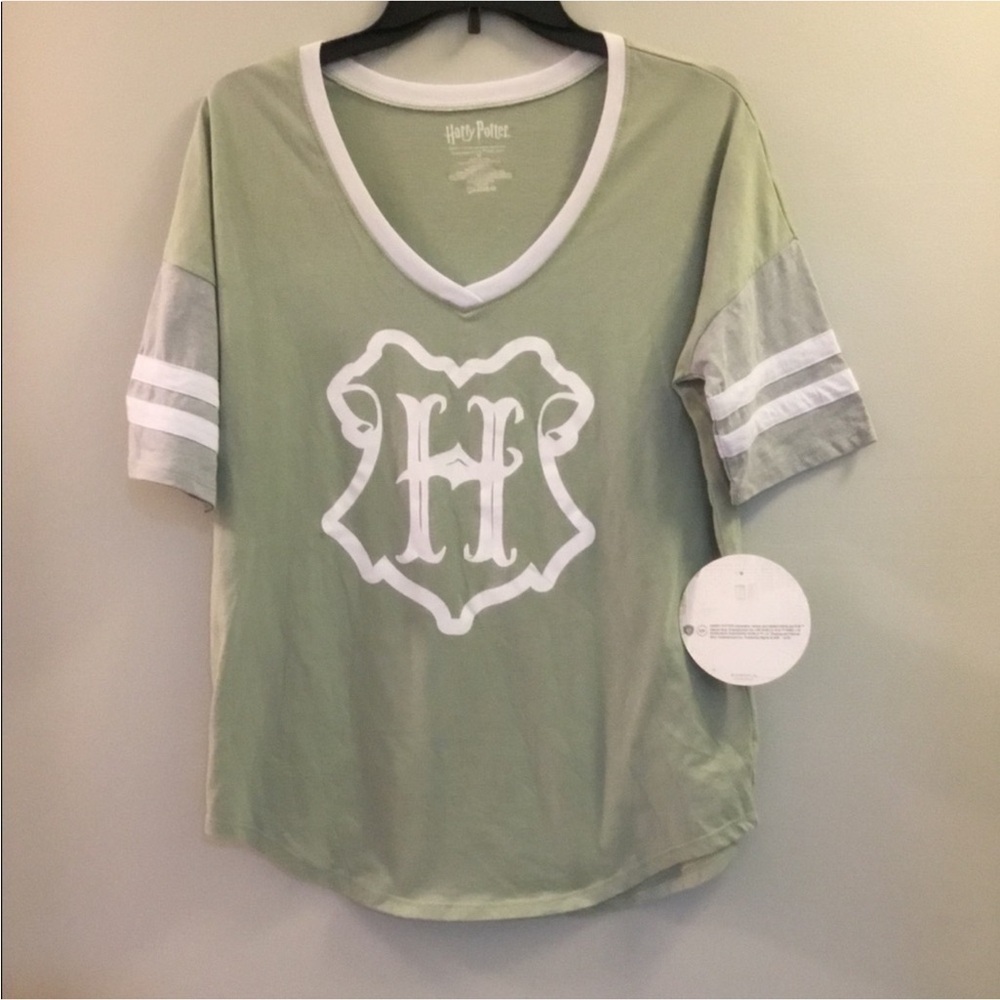 Warner Bros Harry Potter elbow sleeve V neck tee Woman’s size Medium